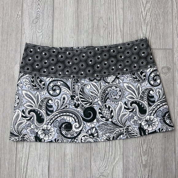 Sweet Spot Skirt Reversible Wrap Mini Adjustable Paisley Floral Black White Gray - Picture 8 of 12
